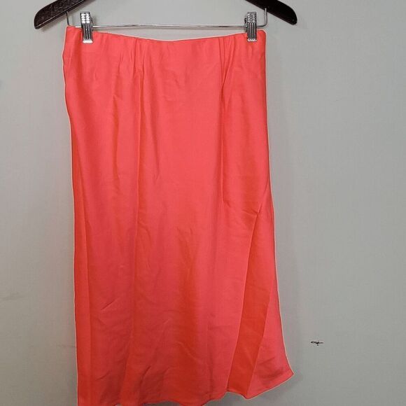 Wuko gals NWT Satin Midi Skirt Pull on Coral Size Medium - Picture 2 of 6